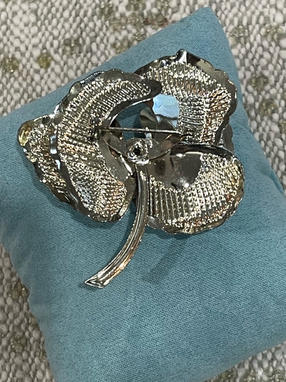 Silver Flower Brooch Pin - Picture 4 of 5